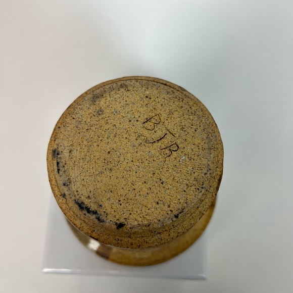 Earthy Vintage Handcrafted Pottery Planter/Pencil Holder/Toothbrush candle - Picture 8 of 8